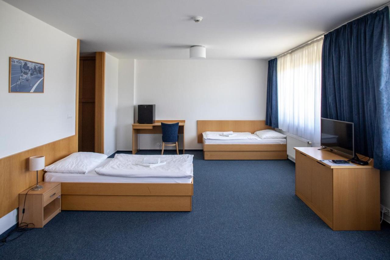 Hotel Puls Ostrawa Zewnętrze zdjęcie